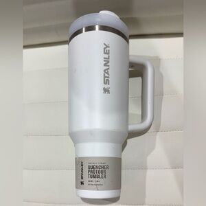 StanleyQuencher Pro Tour - White Tumbler